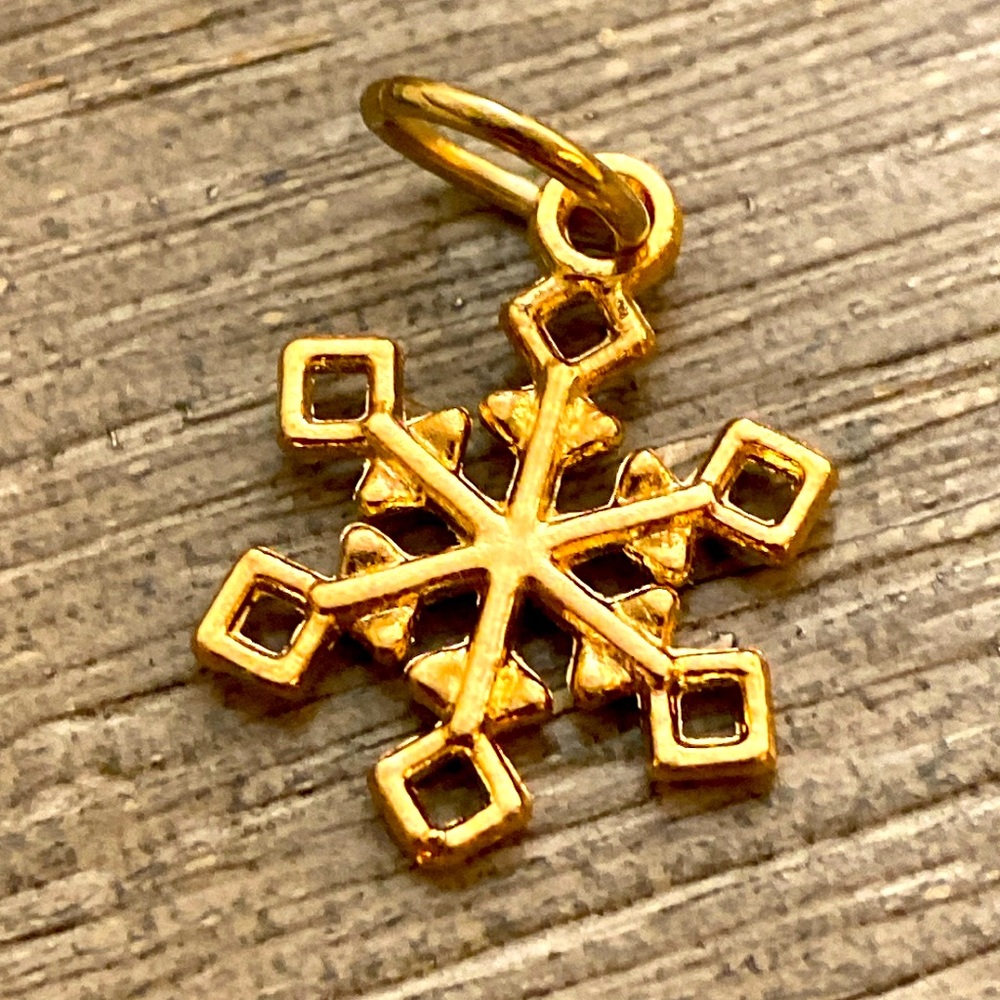 5/$10❤️❤️❤️NEW ROSE GOLD TONE ALLOY SNOWFLAKE CHARM PENDANT